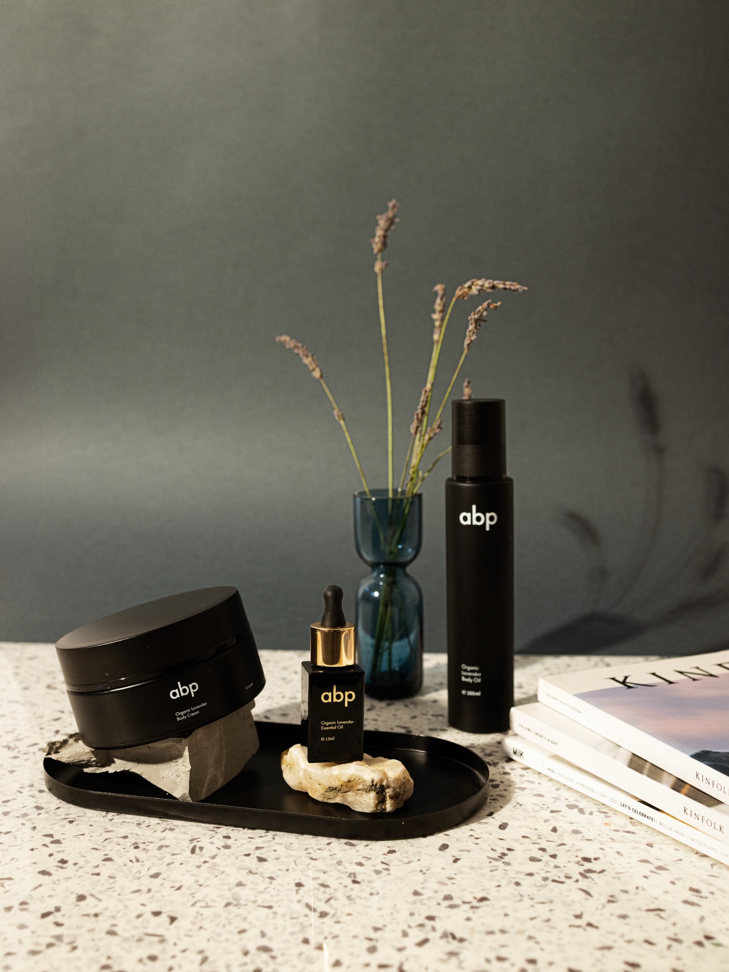 Postoji idealna nedelja veče - vi i vaše vreme koje želite da posvetite sebi. 🌙
Kada smo kreirali proizvode pazili smo da oni duboko neguju kožu, ali i da se uklope u one male, ali važne rituale koje svaka žena ima.
Hajde zajedno da se namackamo i tako dočekamo novu radnu nedelju. 🫧
I da ne zaboravimo - uskoro će Dan zaljubljenih. ❤️
Poručite na vreme jedinstveni poklon, neki od naših @abotanicalphilosophy proizvoda od organske lavande sa polja Srbije.